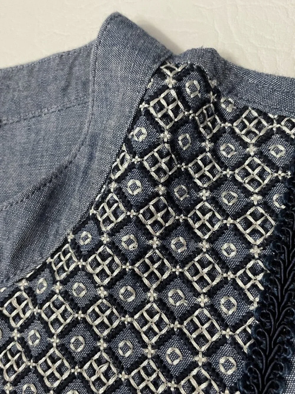 Tory Burch Tunic Blouse Top Sz 8 Med Embroidered Blue Chambray Geometric Cotton